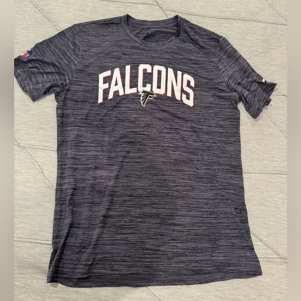 Nike Tee dri-fit Atlanta Falcons shirt. NWOT. Grey. Size M.
